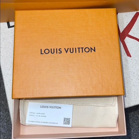 Louis Vuitton Small Signature Orange Box - Picture 4 of 4